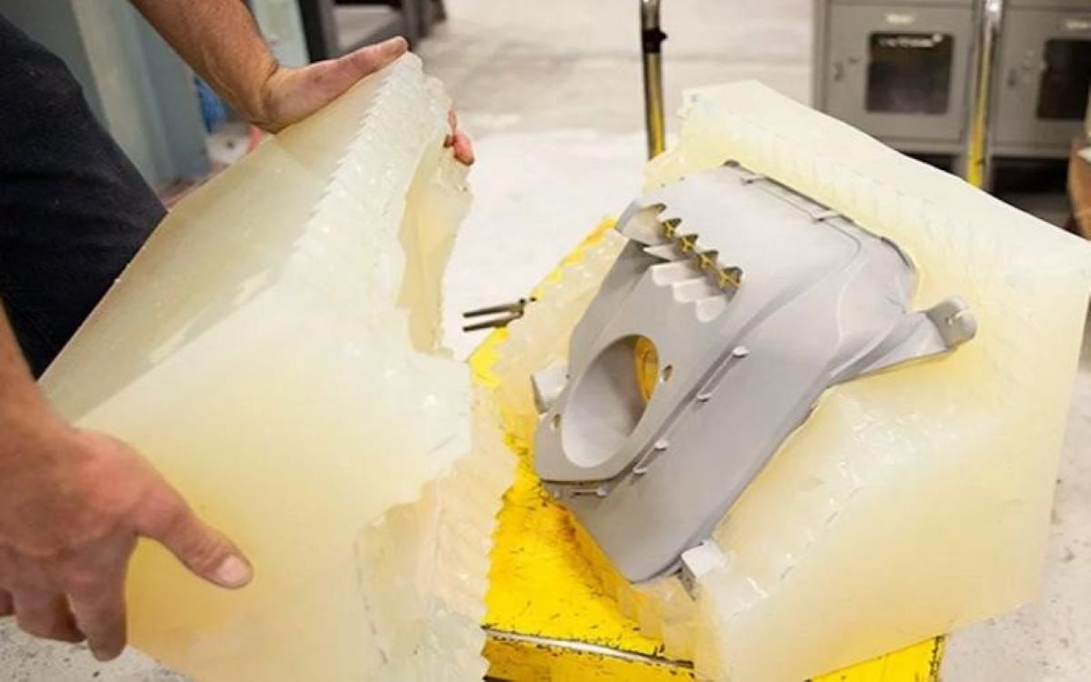 Choosing Between Plastic Casting and Injection Molding for Functional Prototype Validation